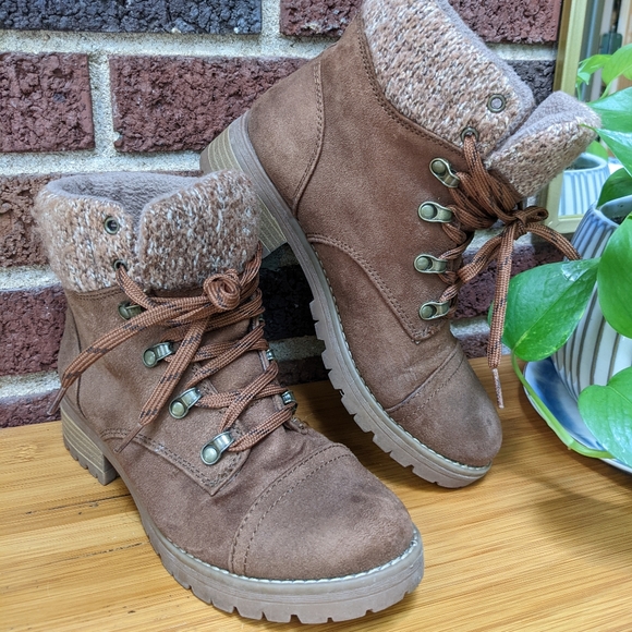 Mossimo Supply Co Women's brown lace-up low-heeled boots Size 7.5 - Picture 1 of 6